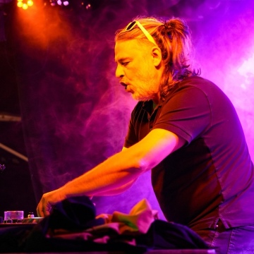 Cette image illustre un article de la catégorie La Vilaine Équipe. Son titre est « PAPA REDJ »